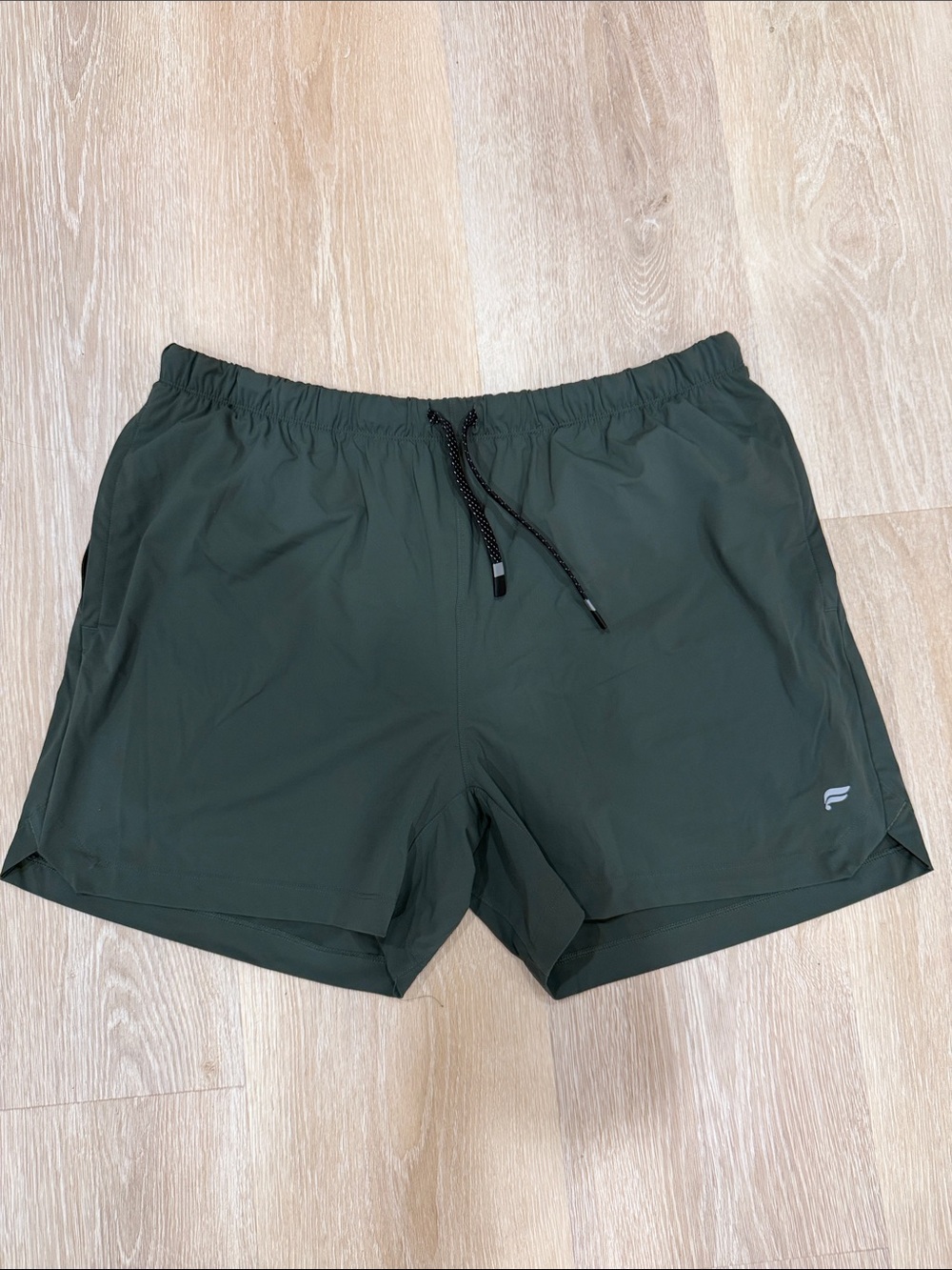 Men's Fabletics Olive Green 5” Athletic lines Shorts with Drawstring